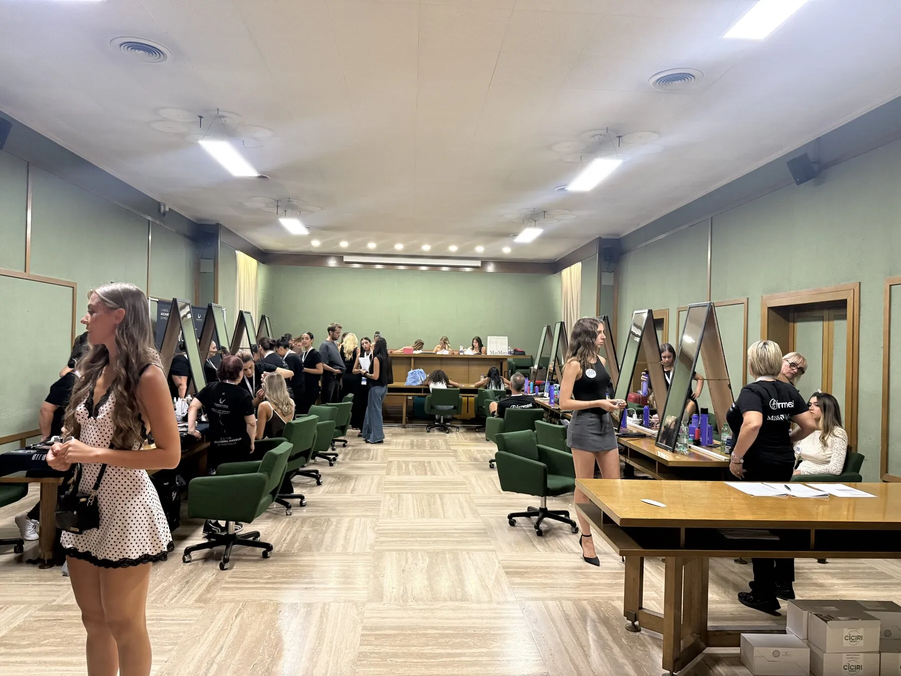 La sala preparazione durante il casting