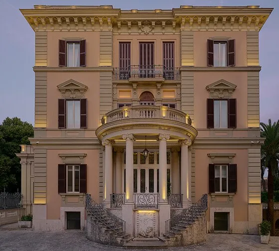 Cortile del Palazzo dello Spettacolo — Via di Villa Patrizi