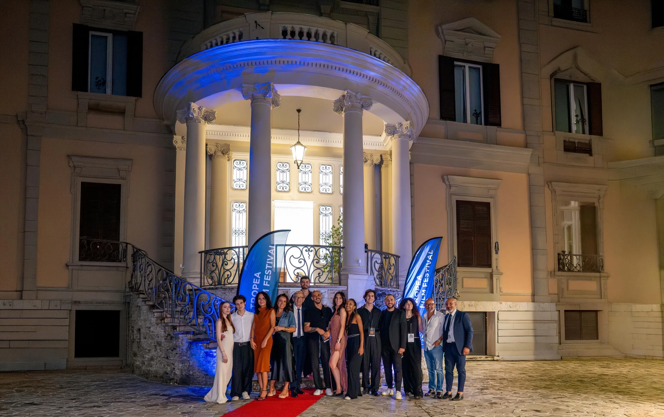 Foto di gruppo dello staff del festival