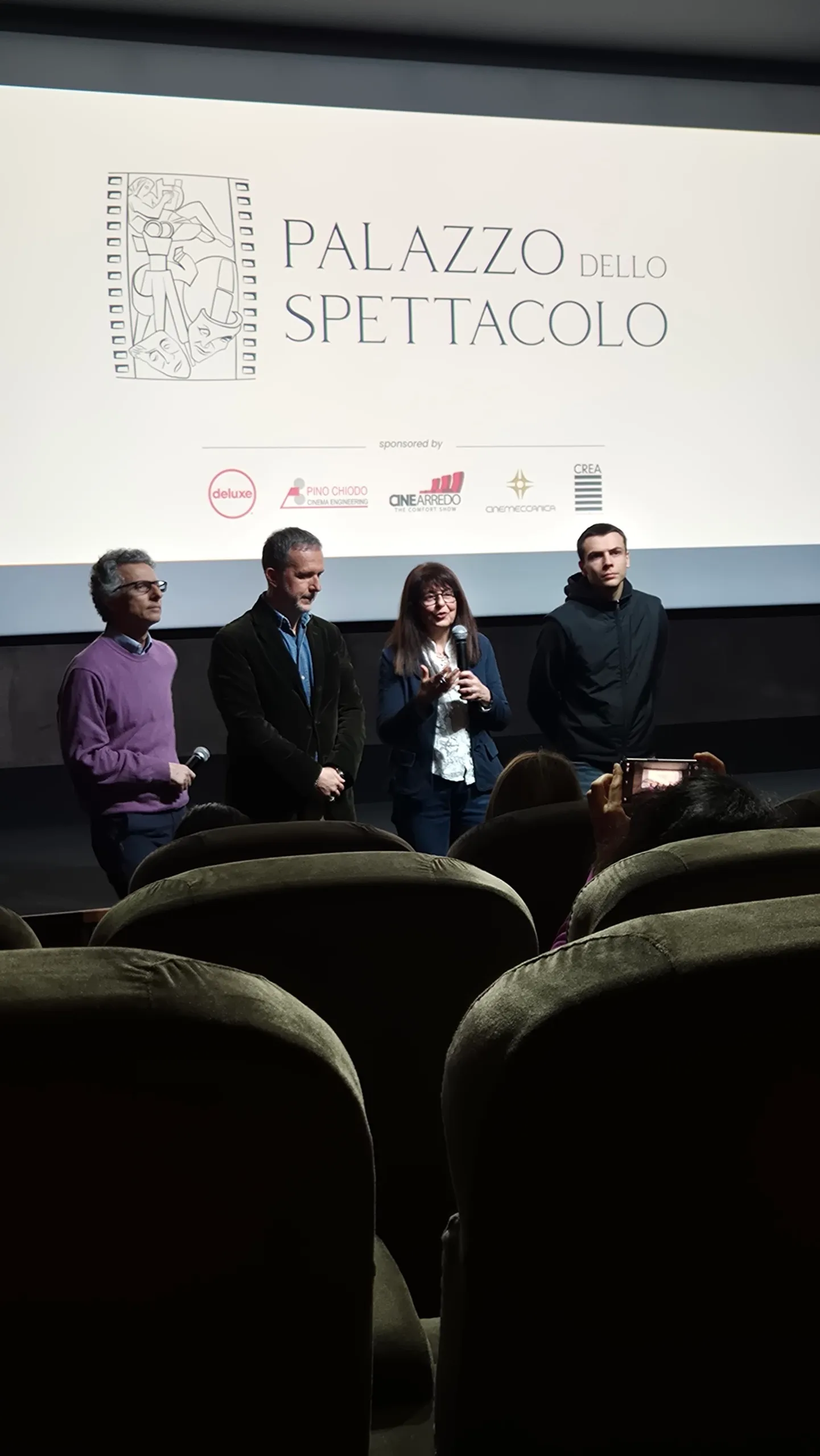 La sala durante l’incontro con il pubblico